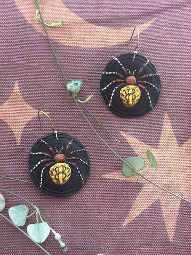 Pumpkin orb weaver spider earrings #2